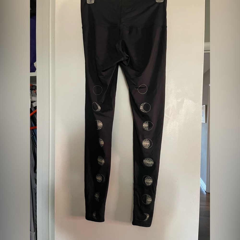 Teeki Moon Phases Black Leggings size Medium